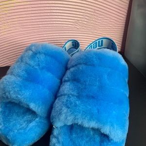 UGG SLIPPERS